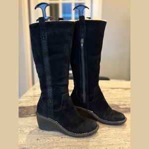 UGG Wedge Boot - Hartley Tall Black Suede Sheepskin Lined - Size 6 Women's